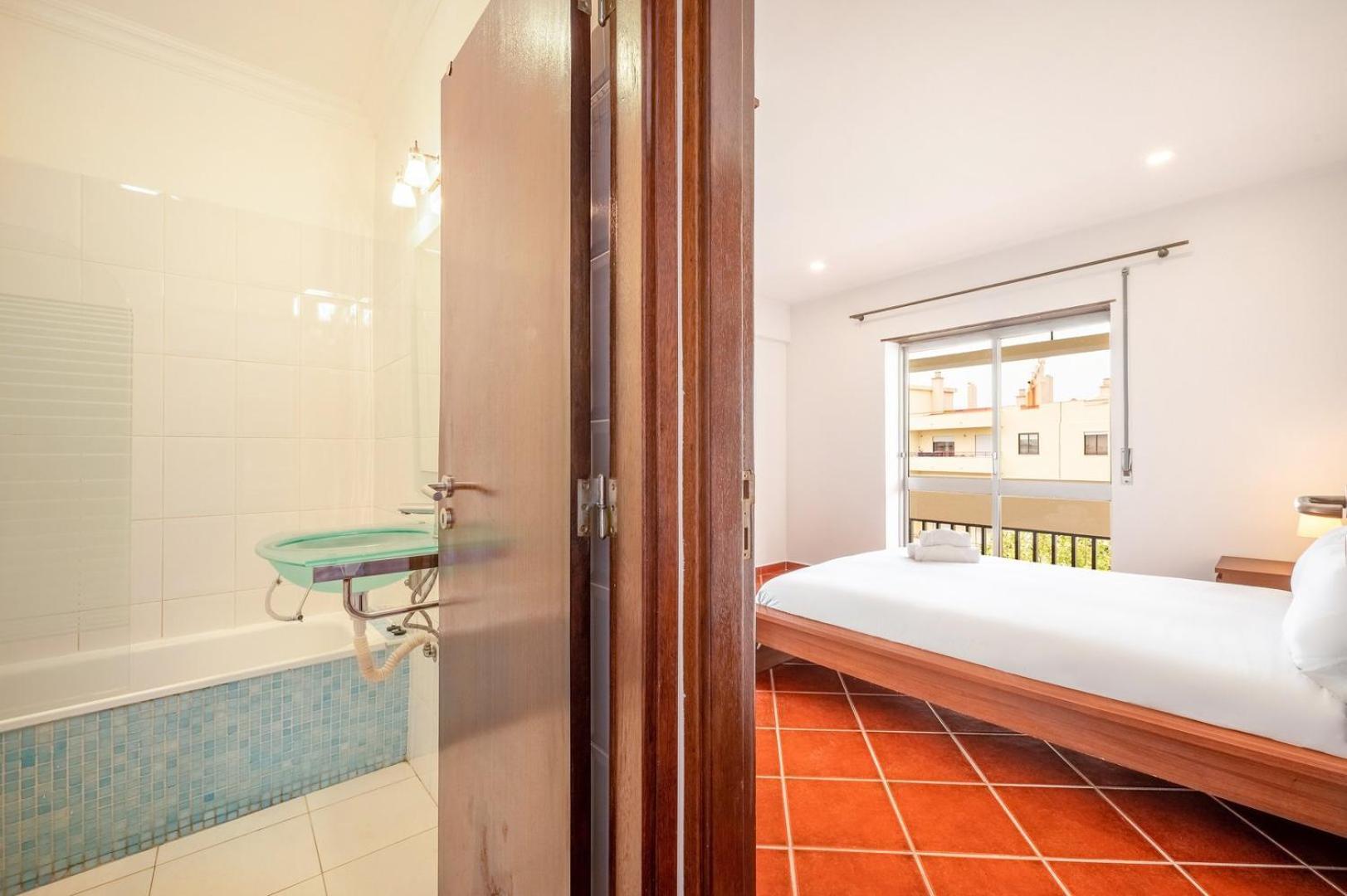 Guestready - Glowing Hideaway In Almada Rum bild