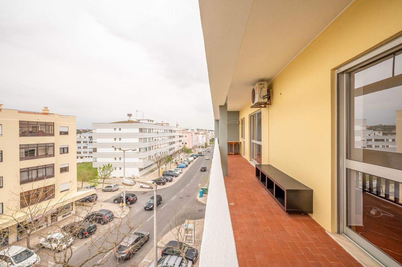 Guestready - Glowing Hideaway In Almada Rum bild