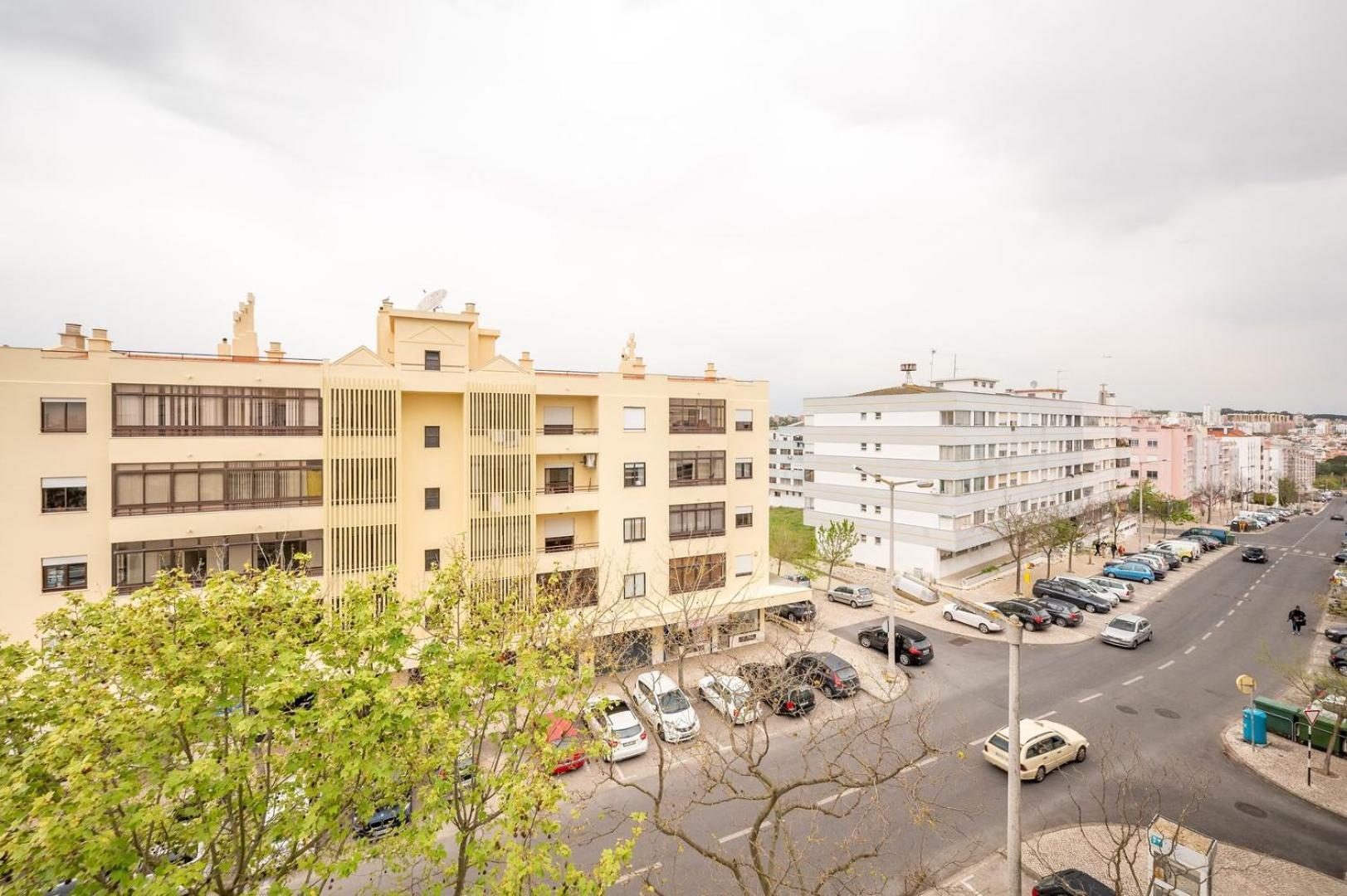 Guestready - Glowing Hideaway In Almada Rum bild